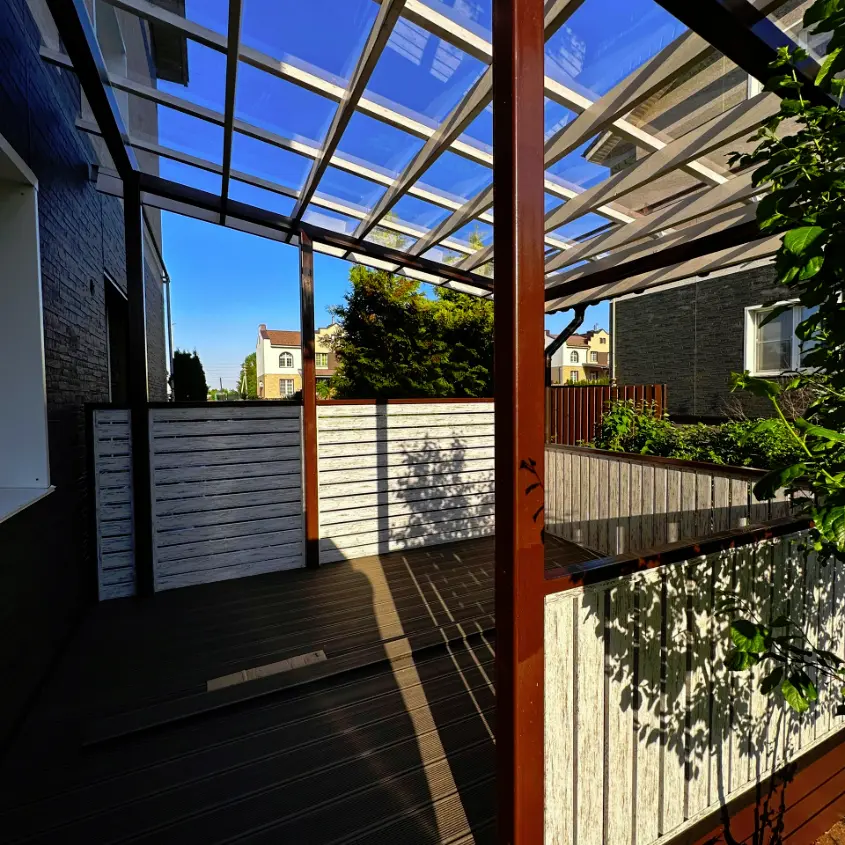 Фото 5 Беседка из металлопланкена Светлая Береза SteelArt под дерево